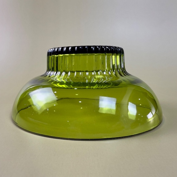 Vintage Mid-Century Bowl | Avocado Green Glass | Ribbed Base 6.75" - Picture 4 of 12